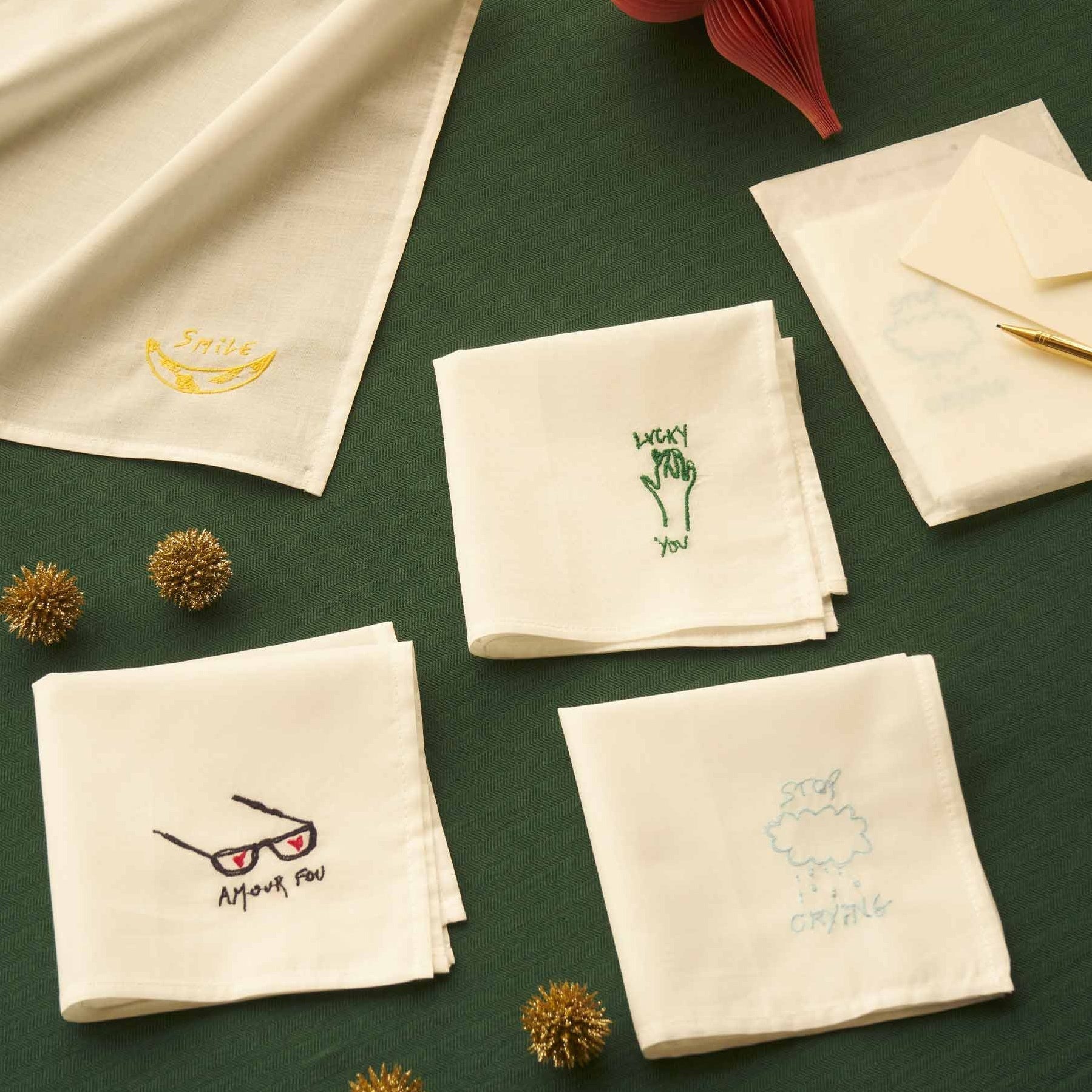 fazzoletto hankie smile giallo, colore giallo, taglia 25 x 25. dettaglio del prodotto da bagno