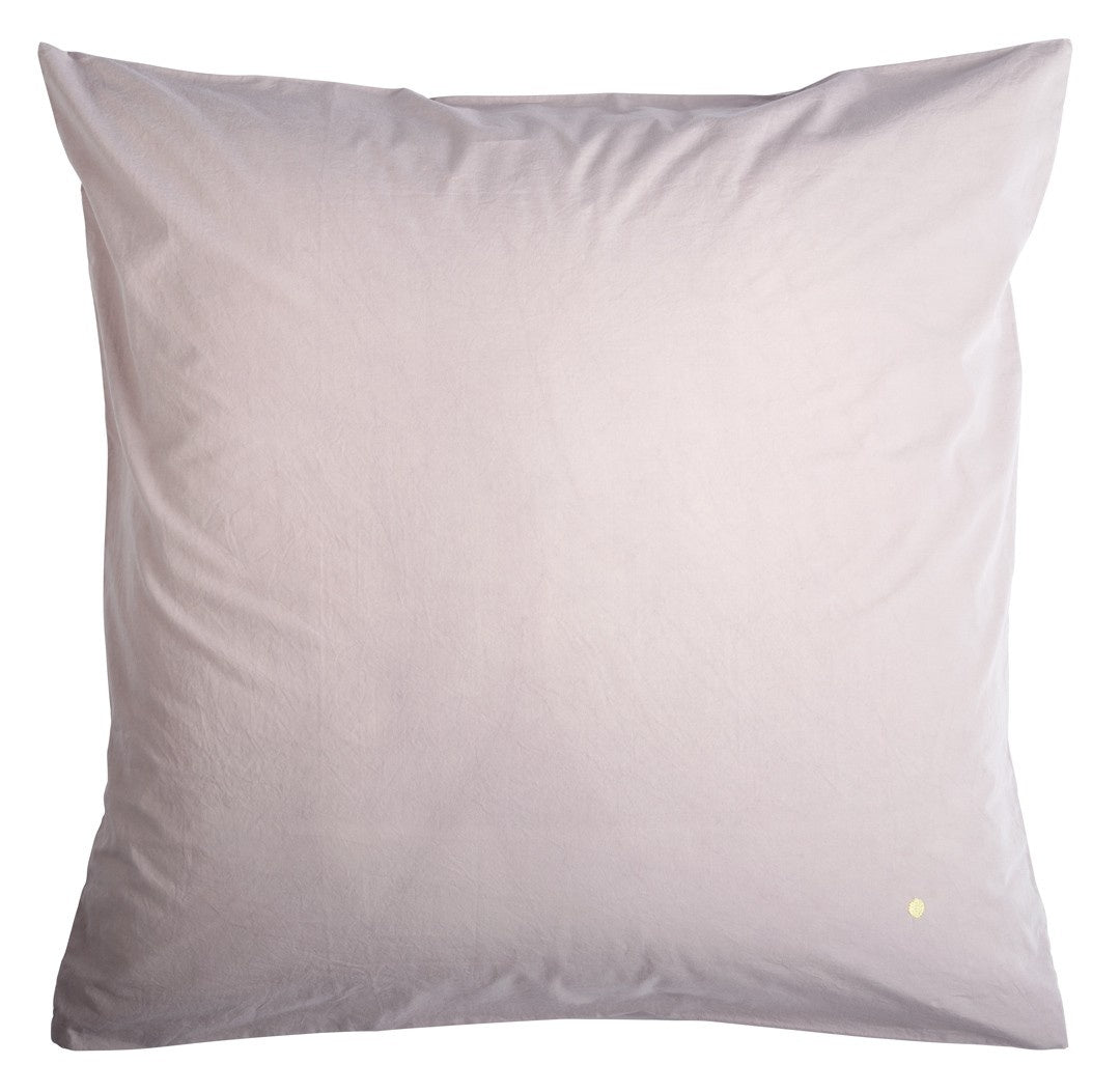 federa celeste pepe rosa, colore pepe rosa, taglia 65 x 65. federa per cuscino in tessuto naturale mostrata su fondo neutro