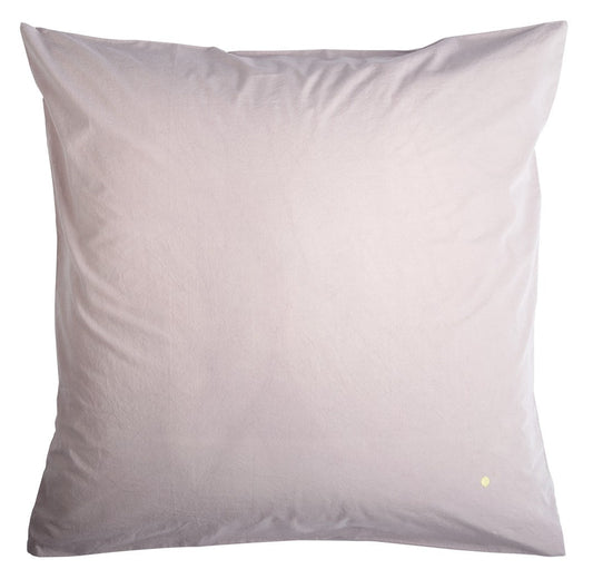 federa celeste pepe rosa, colore pepe rosa, taglia 65 x 65. federa per cuscino in tessuto naturale mostrata su fondo neutro