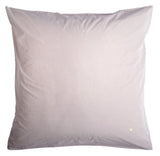 federa celeste pepe rosa, colore pepe rosa, taglia 65 x 65. federa per cuscino in tessuto naturale mostrata su fondo neutro