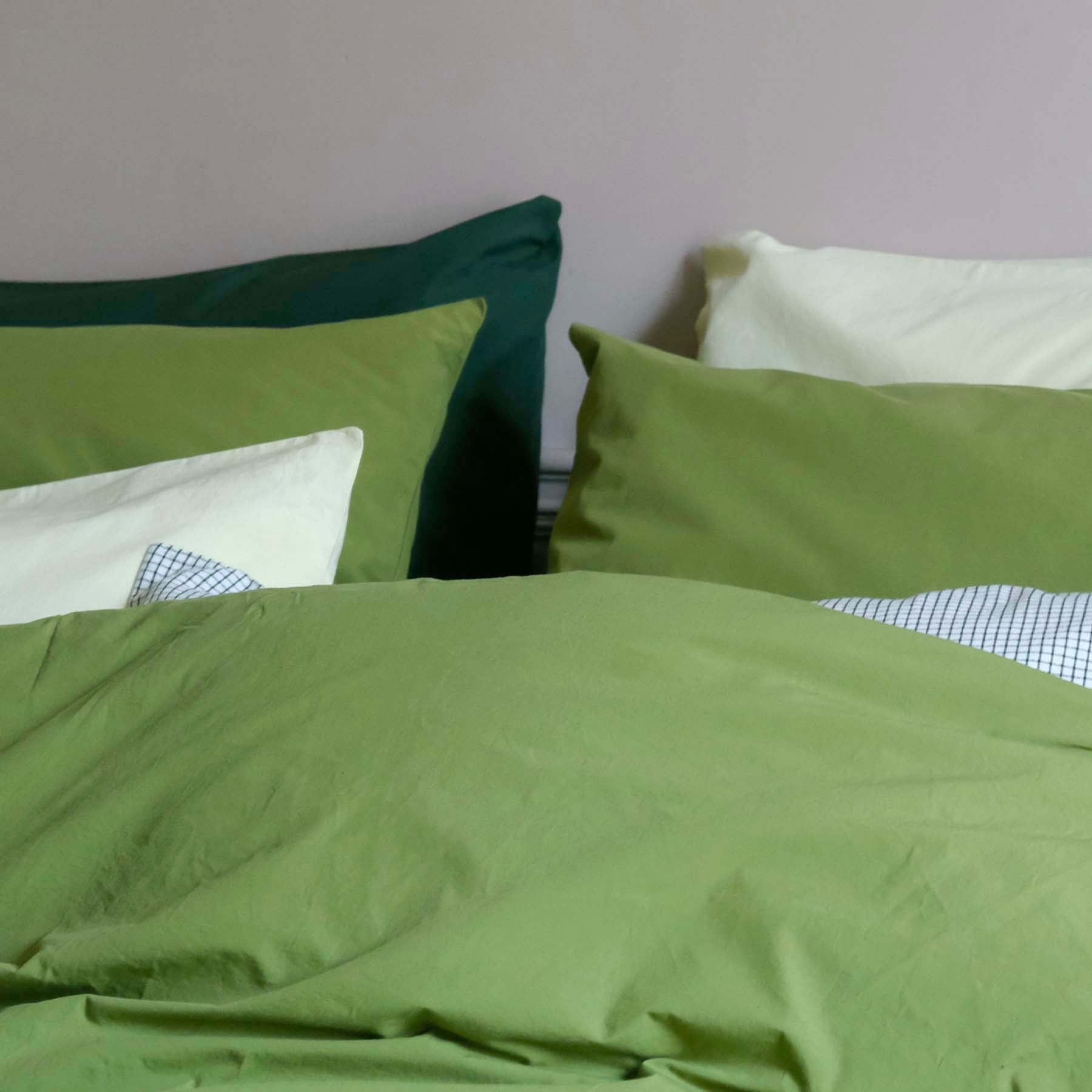 federa celeste pistacchio, colore pistacchio, taglia 50 x 70. perfetta per rivestire cuscini da letto o decorativi con stile e comfort