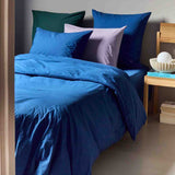 federa celeste cosi blu, colore cosi blu, taglia 65 x 65. perfetta per rivestire cuscini da letto o decorativi con stile e comfort