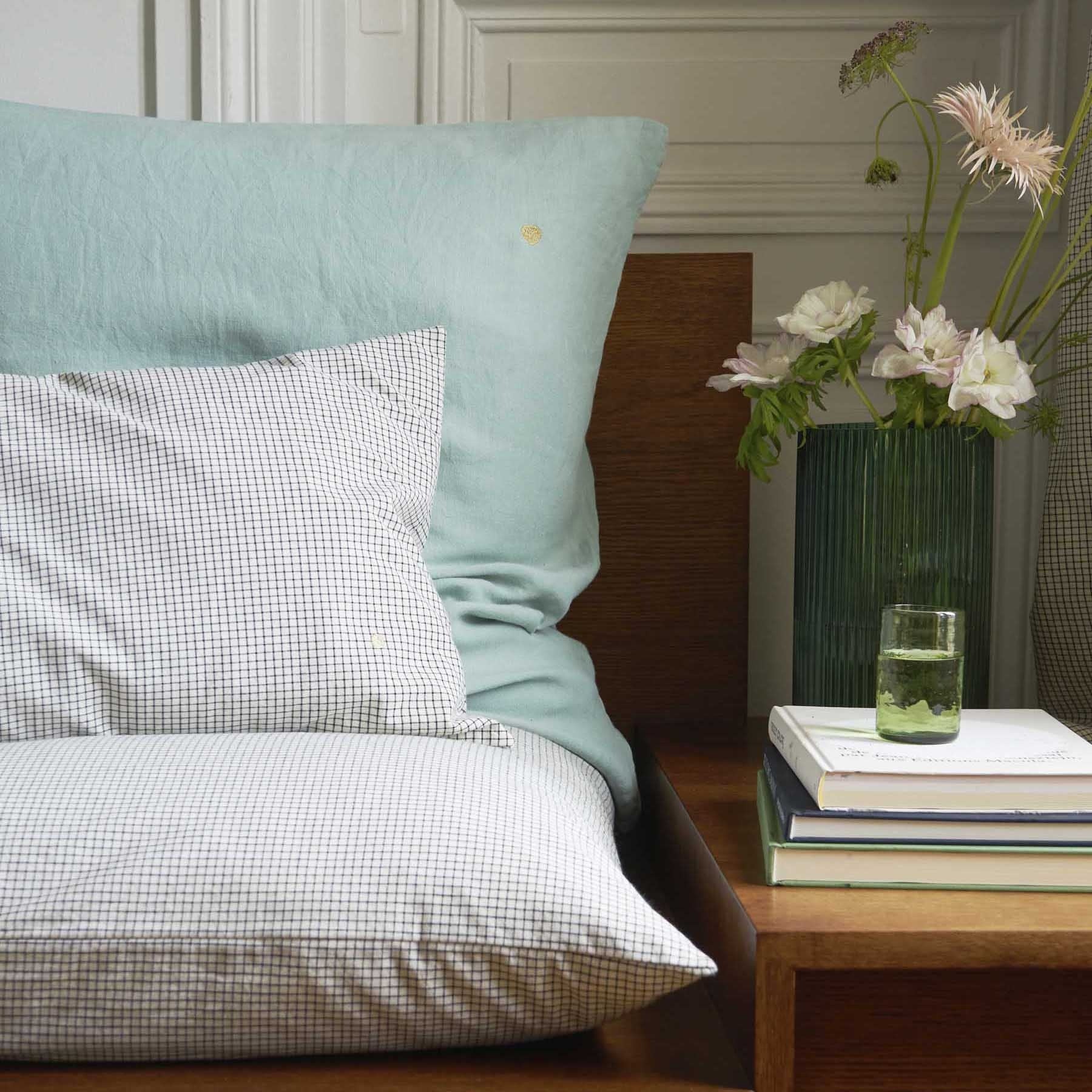 federa per cuscino mona celadon, colore celadon, taglia 80 x 80. tessuto resistente ai lavaggi e piacevole al tatto per un uso quotidiano