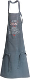 grembiule da cucina je suis jeune jeans, colore jeans, taglia 72 x 90. grembiule su sfondo neutro per una visione chiara del prodotto