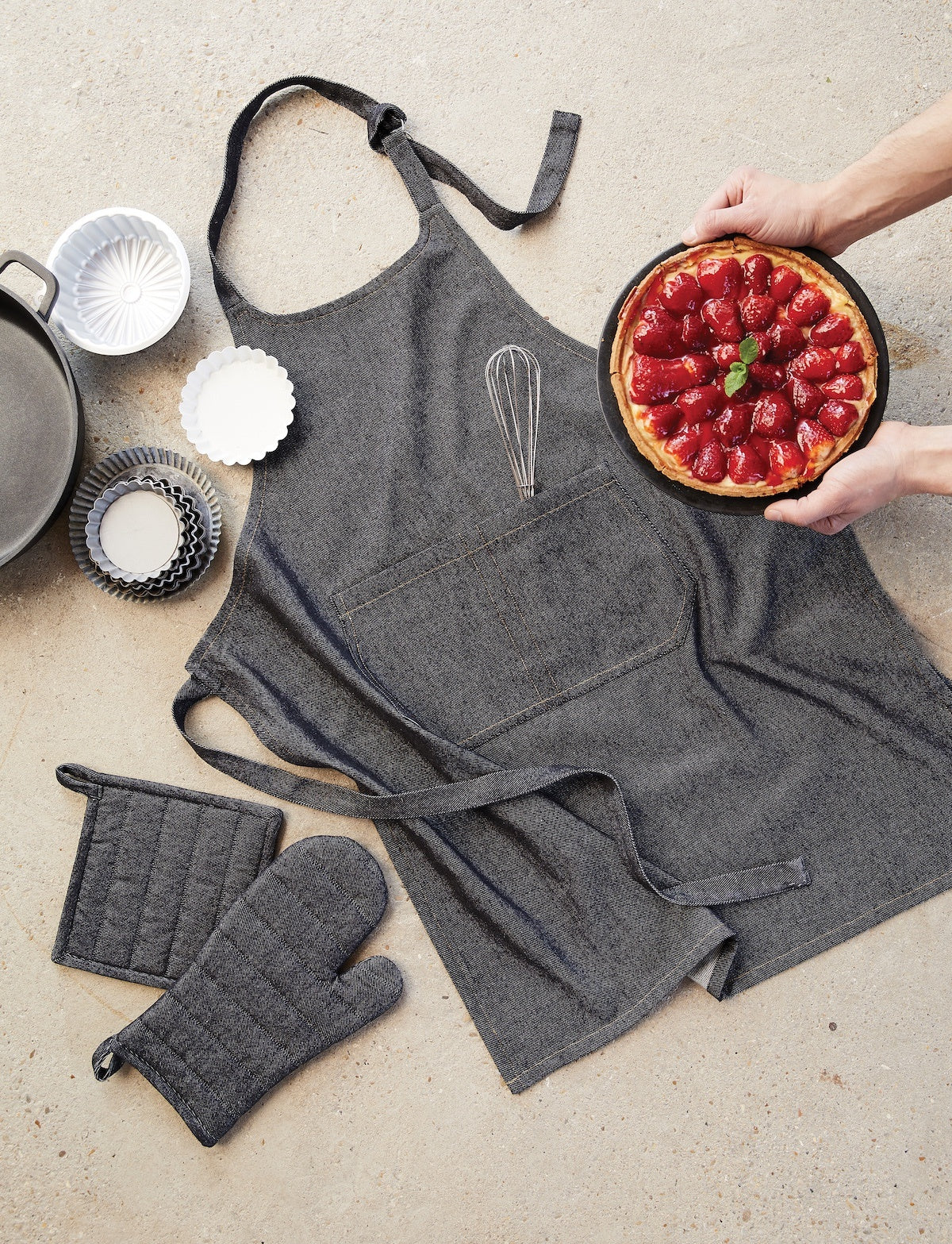 grembiule da cucina davis nero, colore nero, taglia 85 x 70. realizzato in 80% cotone riciclato 20% poliestere, resistente e comodo per l’uso quotidiano in cucina