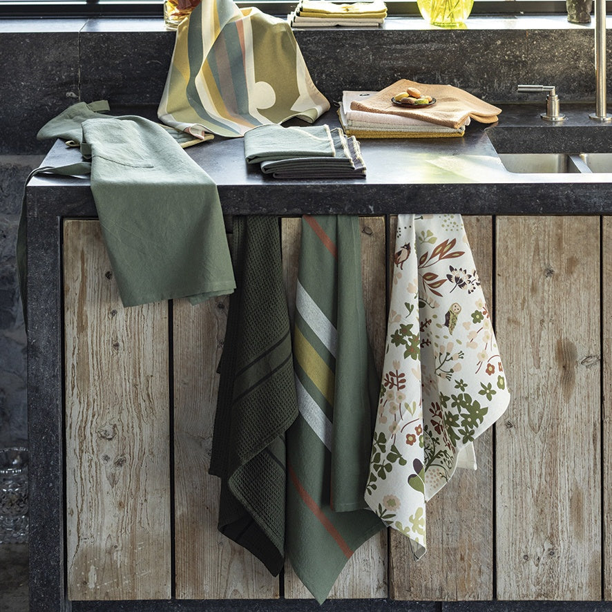 grembiule da cucina riciclato ada matcha, colore matcha, taglia 72 x 85. ideale per cucinare con stile e protezione