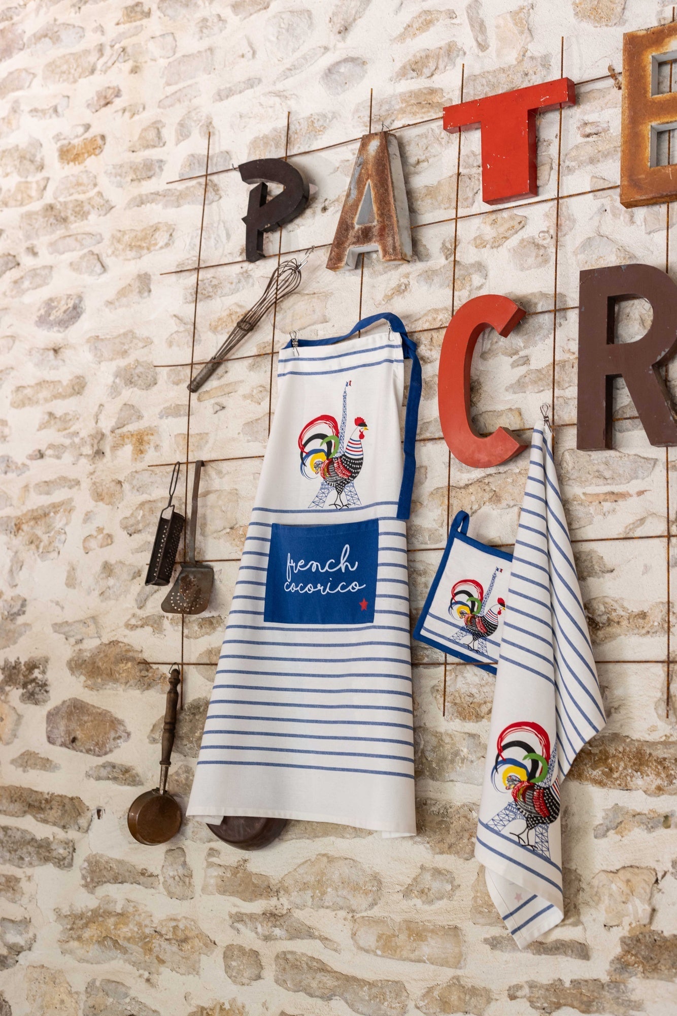 grembiule da cucina riciclato french cocorico ecru/blu, colore ecru/blu, taglia 85 x 72. perfetto per proteggere i vestiti durante la preparazione dei pasti