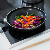 piano cottura atlantic ad induzione atvifct13p 4 zone colore nero, dettaglio del pannello touch e zone di cottura