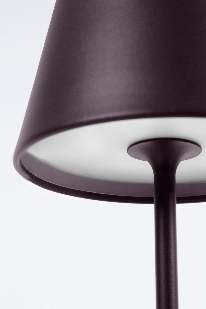 lampada etna a led nera, design moderno o rustico per ogni tipo di esterno