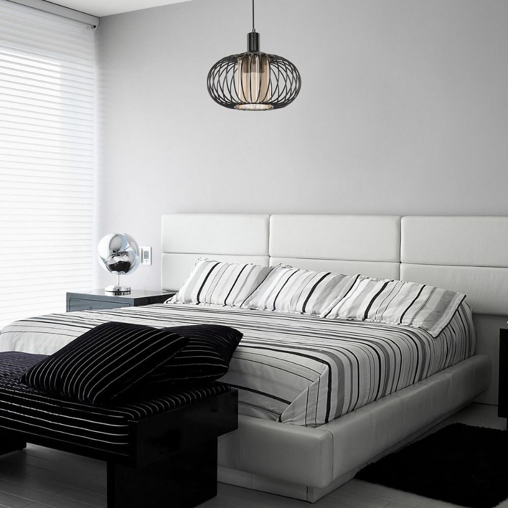 lampada a sospensione terla mdl3674 con struttura in ferro e diffusore in vetro, cavo regolabile per adattarsi a soffitti di diverse altezze