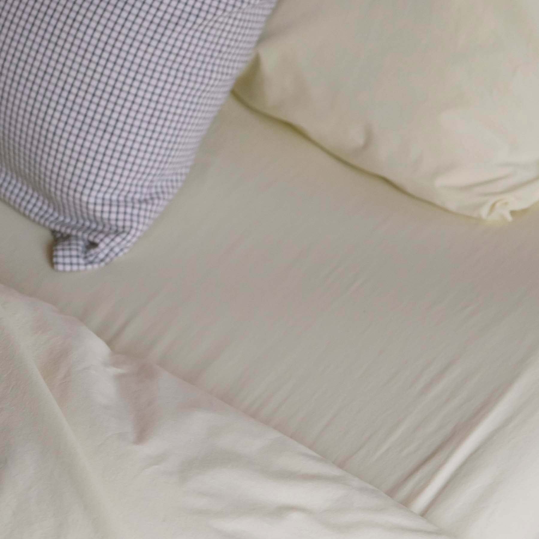 lenzuolo con angoli celeste vaniglia, colore vaniglia, taglia 140 x 200. realizzato in 100% cotone bio, assicura comfort,...