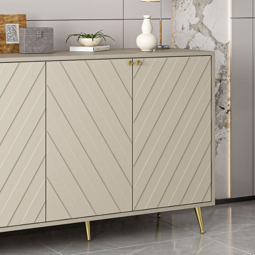 madia jana con 4 ante in cashmere con intagli maniglie e piedini oro, madia moderna per contenere stoviglie, tovaglie e oggetti decorativi