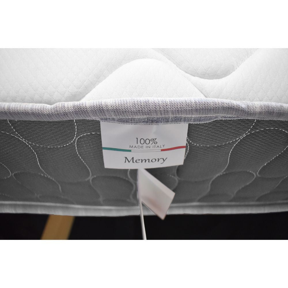 materasso matrimoniale palladio con bordo grigio 160x190x25 h cm. in schiuma poliuretanica e memory non sfoderabile, materasso in ambientazione camera matrimoniale moderna