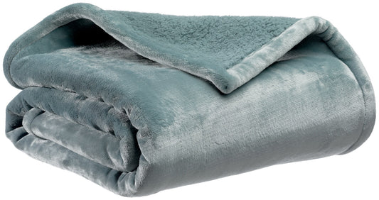 maxi plaid michka alizée, colore alizée, taglia 180 x 220. plaid piegato in vista frontale su fondo bianco, perfetto per...