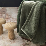 maxi plaid michka mandorla, colore mandorla, taglia 180 x 220. versatile e pratico per ogni angolo della casa, dal soggiorno...