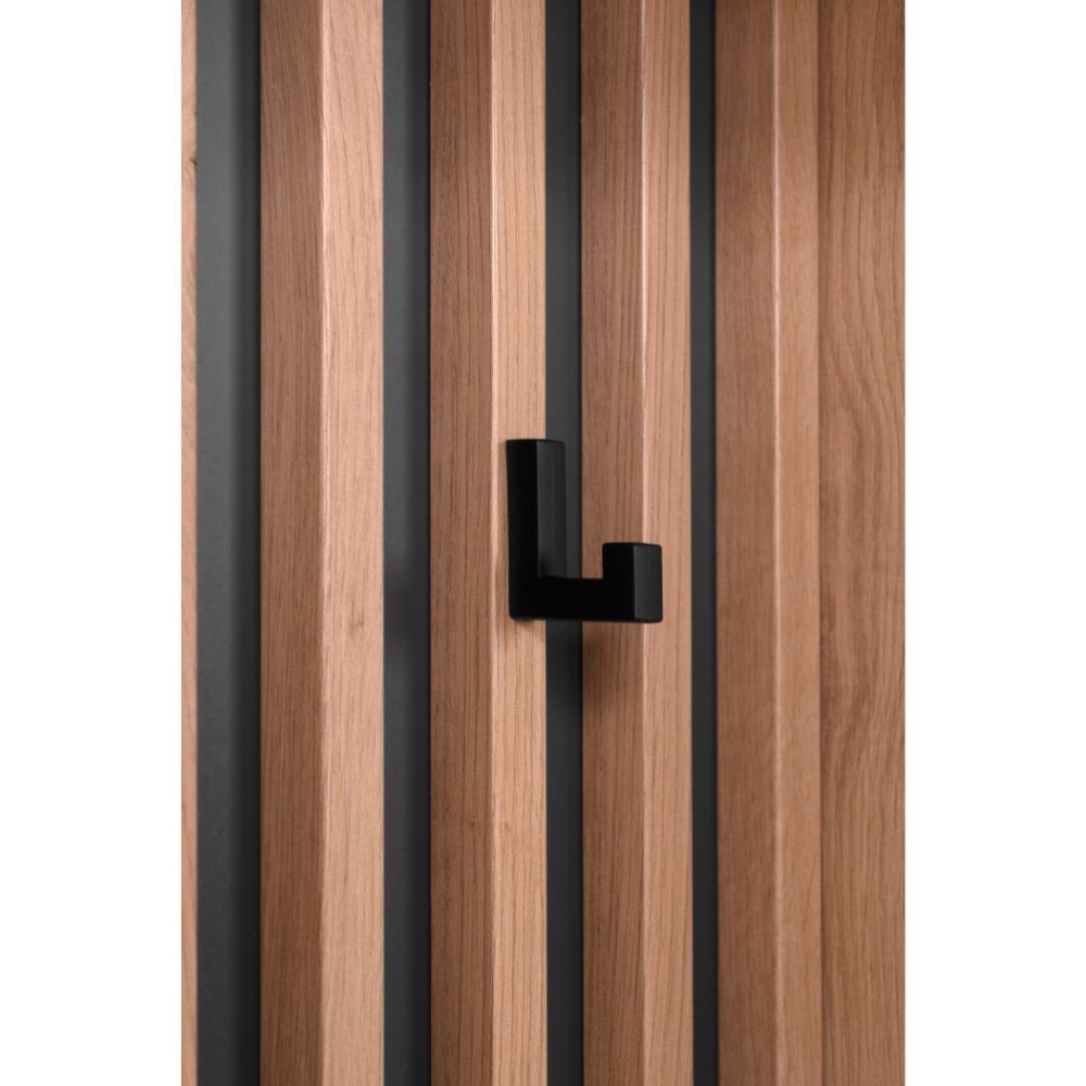 mobile ingresso medan 42a cannettato con specchio e 4 ripiani interni colore quercia e antracite, ambientazione d’arredo con il prodotto protagonista