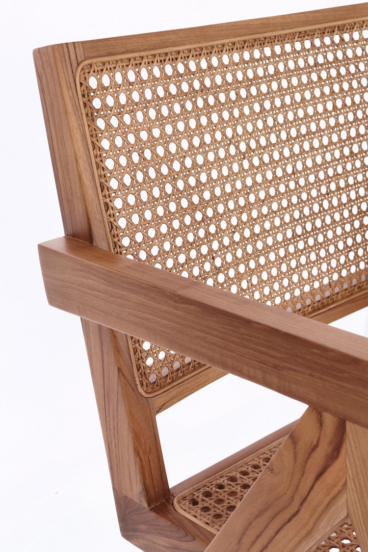 poltrona lounge galia in legno di teak naturale e rattan, disponibile in diverse colorazioni per adattarsi a ogni ambiente