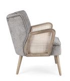 poltrona virna in tessuto effetto velluto grigio, gambe e braccioli in legno naturale, dettaglio del rivestimento in tessuto...