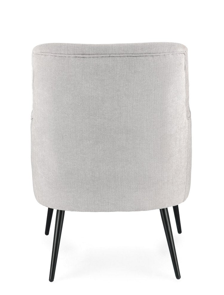 poltrona ernestine in tessuto grigio chiaro e gambe in acciaio verniciato nero, perfetta per aggiungere comfort ed eleganza...