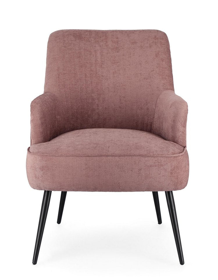 poltrona ernestine in tessuto rosa scuro e gambe in acciaio verniciato nero, vista ambientata in soggiorno o angolo lettura