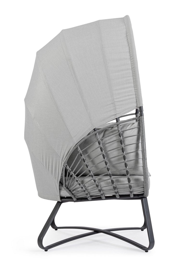 poltrona eldon in acciaio antracite e copertura grigia, dettaglio dei cuscini imbottiti e tessuto impermeabile