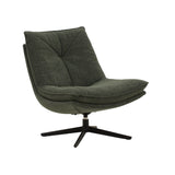 poltrona girevole brikell in tessuto verde scuro e base in metallo nero, vista ambientata in soggiorno o angolo lettura