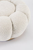 pouf florel in tessuto effetto bouclé naturale, dettaglio delle cuciture e materiali di rivestimento