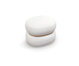 pouf boston ovale in tessuto effetto lana bianco e anello in legno, pouf imbottito in tessuto o velluto con seduta...