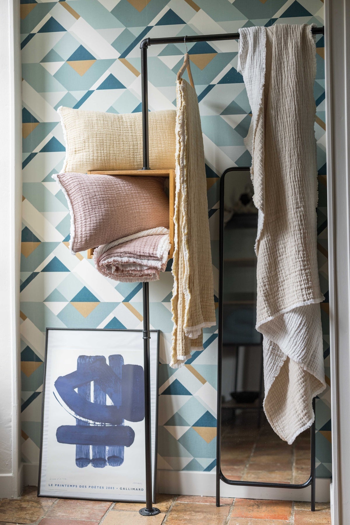 plaid emilio lino, colore lino, taglia 180 x 260. dettaglio decorativo che arricchisce letto, divano o poltrona