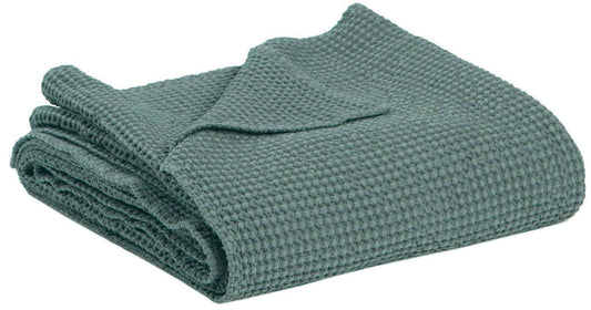 plaid riciclato maia verde grigio, colore verde grigio, taglia 140 x 200. plaid piegato in vista frontale su fondo bianco,...