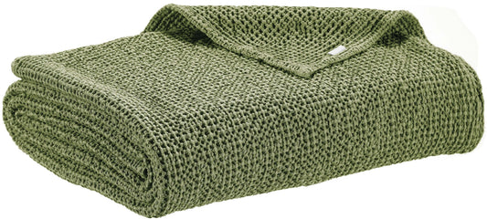 plaid riciclato maia eucalipto, colore eucalipto, taglia 180 x 260. plaid piegato in vista frontale su fondo bianco,...