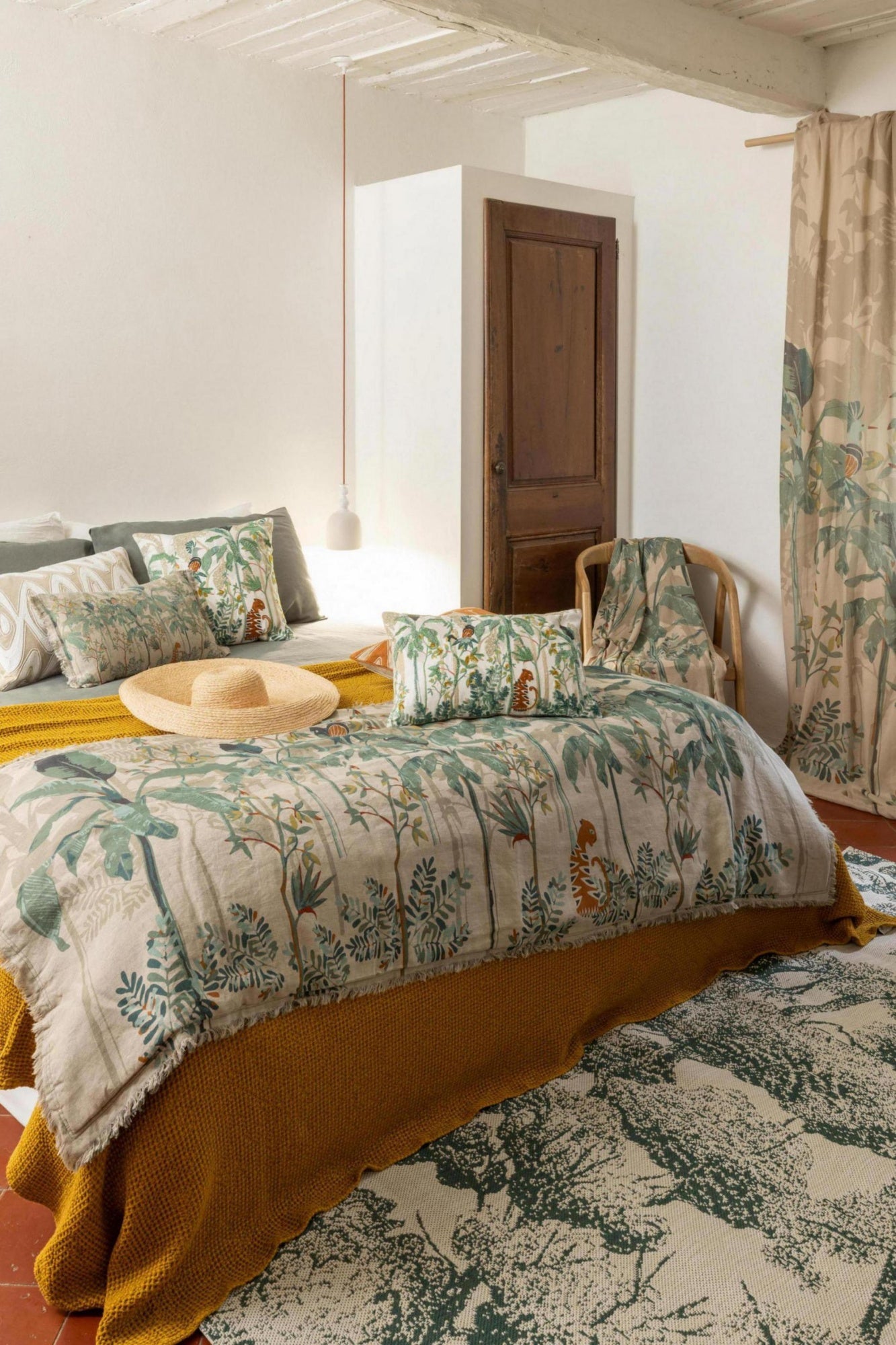 plaid riciclato maia zafferano, colore zafferano, taglia 180 x 260. versatile e pratico per ogni angolo della casa, dal...