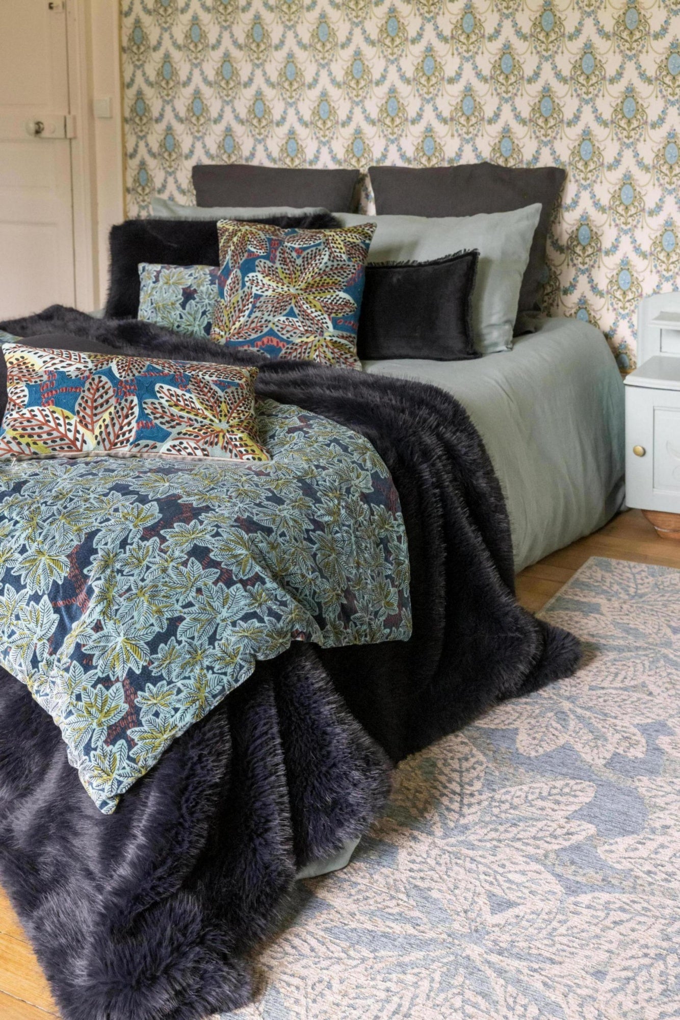 plaid riciclato nolan caviale, colore caviale, taglia 130 x 170. coperta plaid soffice e calda, ideale per coccolarsi nelle...