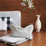 pochette gustave caviar, colore gustave caviar, taglia m. dettaglio del prodotto da bagno