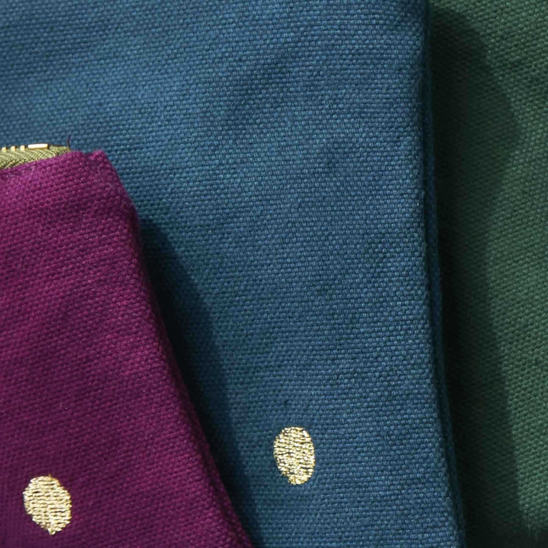 pochette iona pioggia viola, colore pioggia viola, taglia 19 x 28 x 1. dettaglio del prodotto da bagno