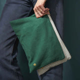 pochette iona nori, colore nori, taglia 19 x 28 x 1. dettaglio del prodotto da bagno