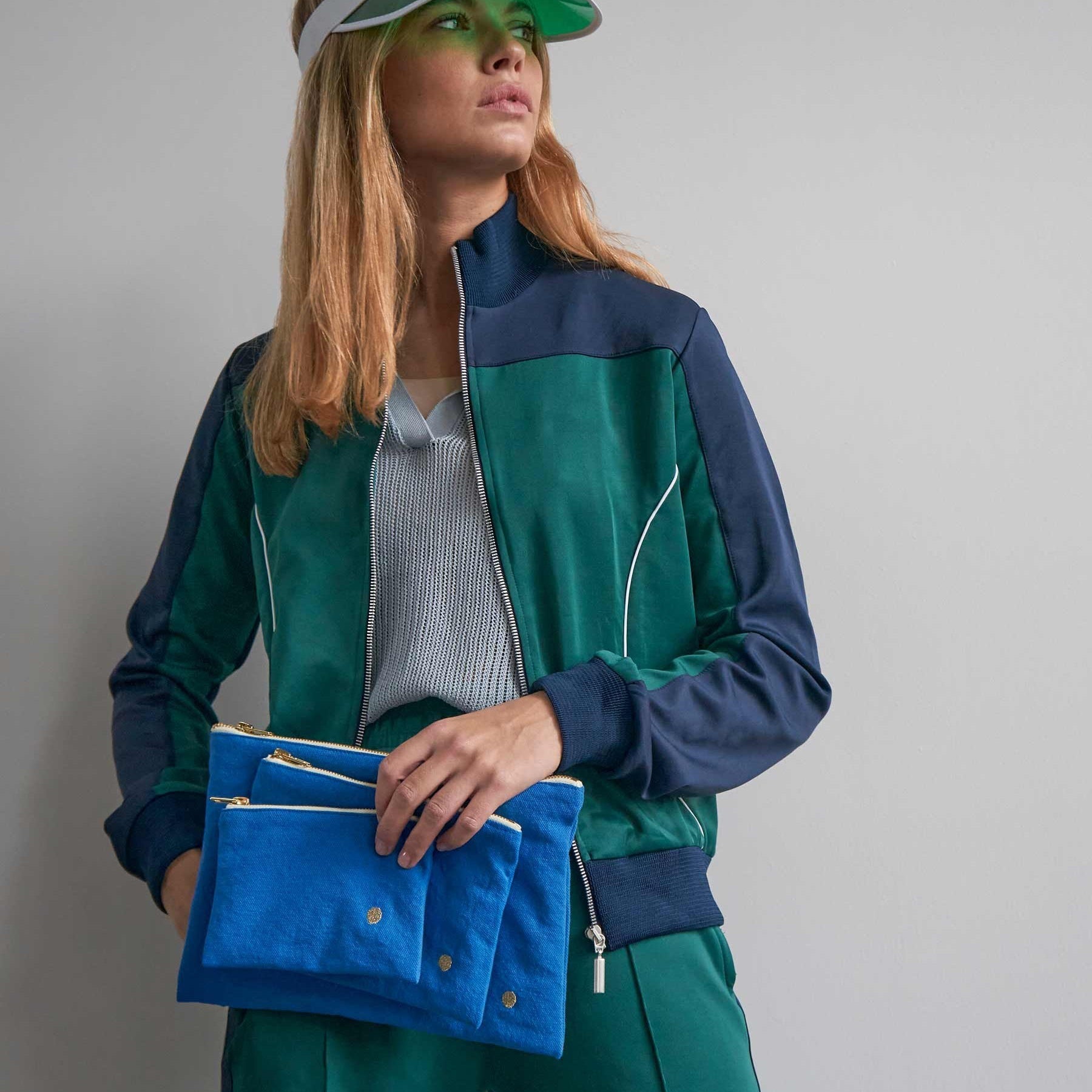 pochette iona meccano, colore meccano, taglia 19 x 28 x 1. dettaglio del prodotto da bagno