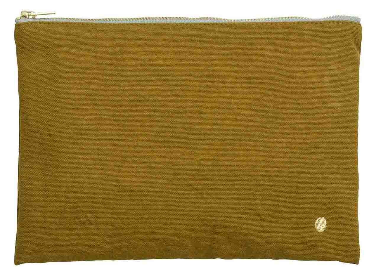 pochette iona noci, colore noci, taglia 19 x 28 x 1. dettaglio del prodotto da bagno