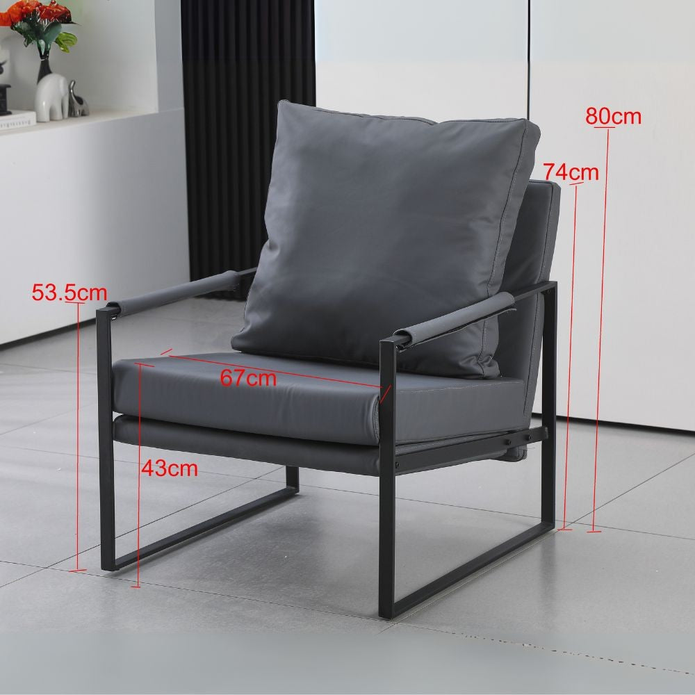 poltrona gimmy in ecopelle grigio scuro e struttura in metallo nero, perfetta per aggiungere comfort ed eleganza all’arredamento