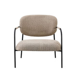 poltrona nat con struttura in metallo nero e seduta in tessuto teddy tortora, vista ambientata in soggiorno o angolo lettura