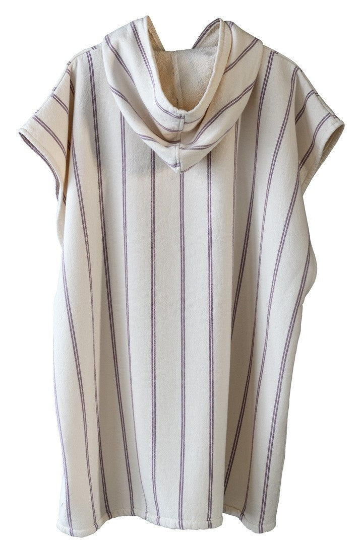 poncho marina pioggia viola, colore pioggia viola, taglia 95 x 80. vestibilità comoda e fluida, adatta a tutte le silhouette