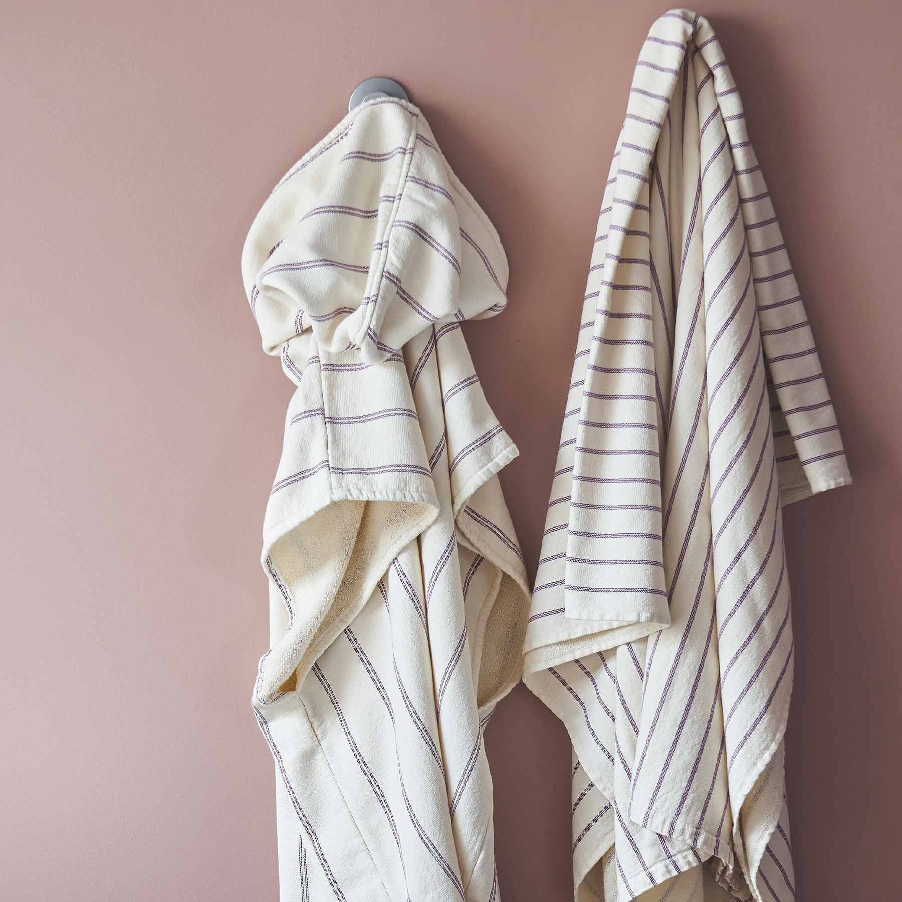 poncho marina pioggia viola, colore pioggia viola, taglia 95 x 80. il poncho perfetto per viaggi, weekend e momenti di relax