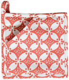 presina 2 in 1 riciclata fatou corallo, colore corallo, taglia 20 x 20. presina da cucina su sfondo neutro per una visione chiara del prodotto