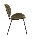 set di 2 sedie maddie in tessuto verde e base acciaio nero, vista ambientata attorno a un tavolo da pranzo