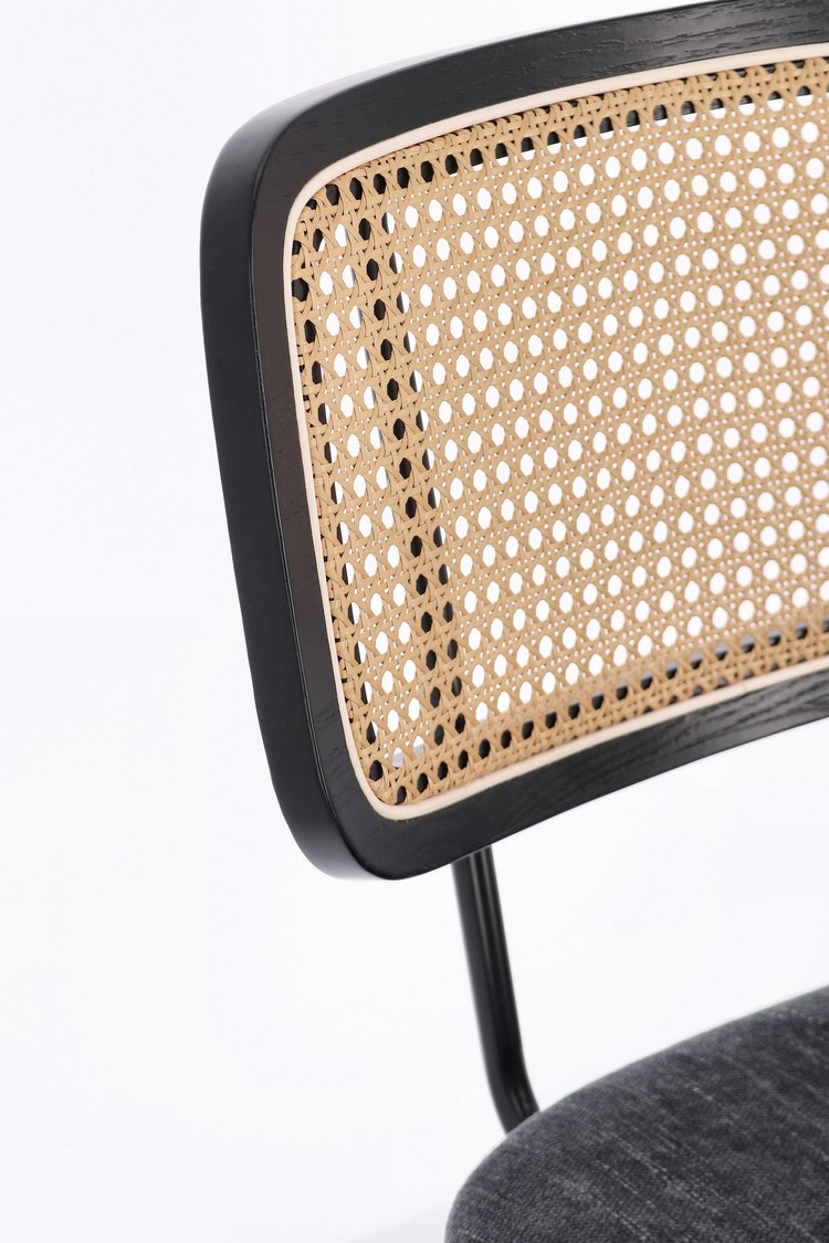 set di 2 sedie glenna in tessuto grigio scuro e rattan con gambe nere, facile da abbinare a qualsiasi stile d’arredo