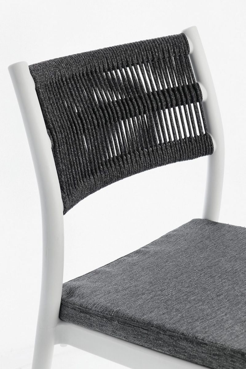 set di 4 sedie alvin in polipropilene bianco e corda intrecciata grigio scuro, impilabili, impilabile e salvaspazio per uso...