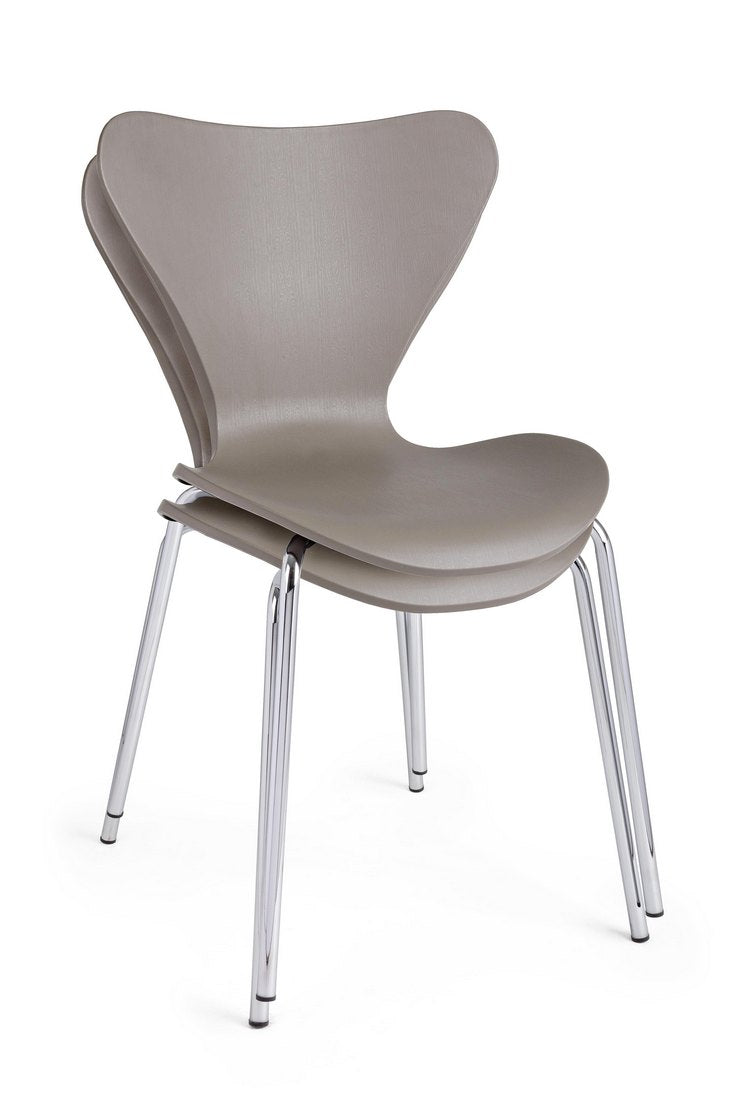 set di 4 sedie tessa in polipropilene cammello e gambe acciaio cromato, facile da abbinare a qualsiasi stile d’arredo