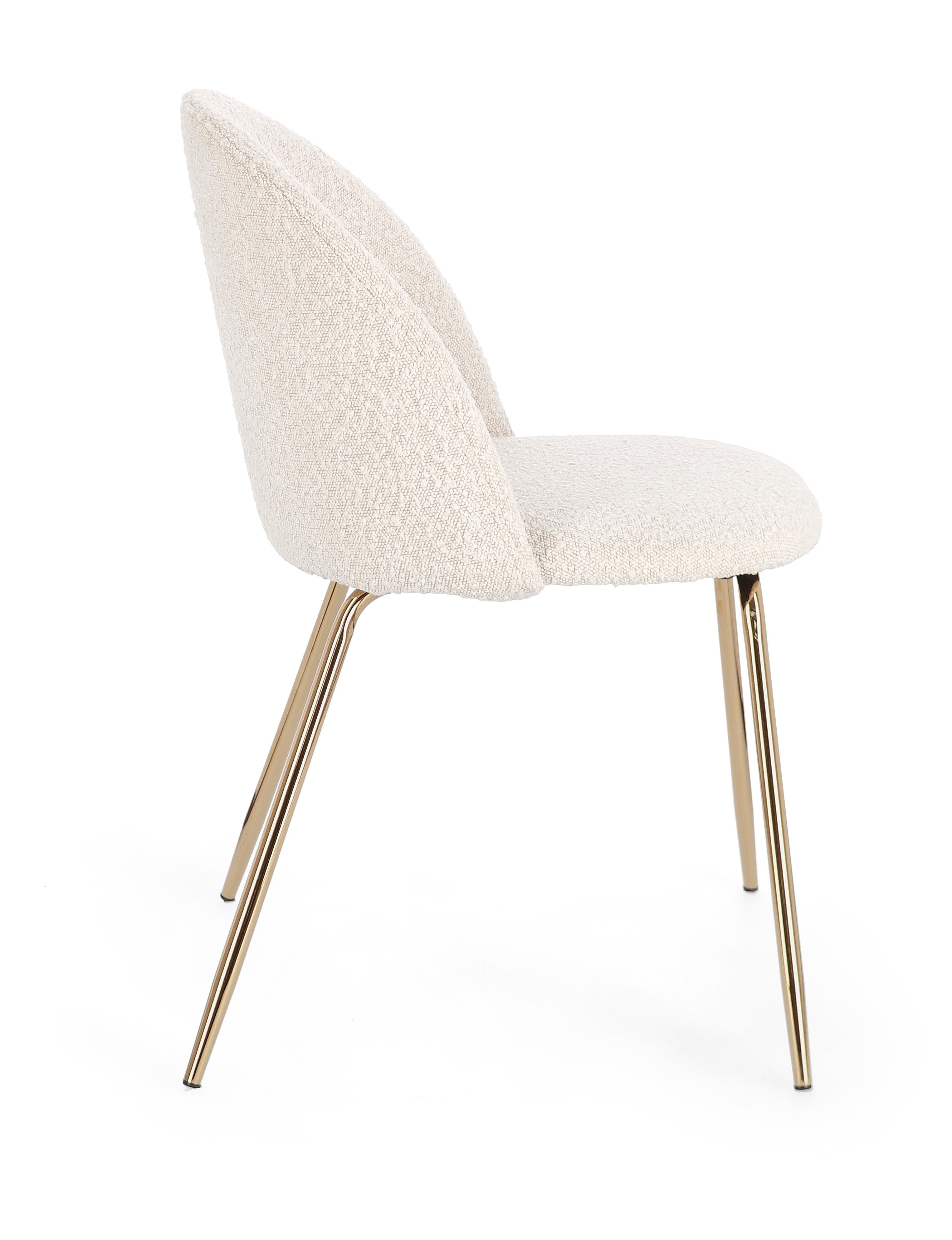 set di 4 sedie tanya in tessuto avorio e base oro, vista ambientata attorno a un tavolo da pranzo