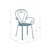 set di 4 sedie etienne in acciaio blu impilabili, con braccioli, ambientazione su terrazza, veranda o prato