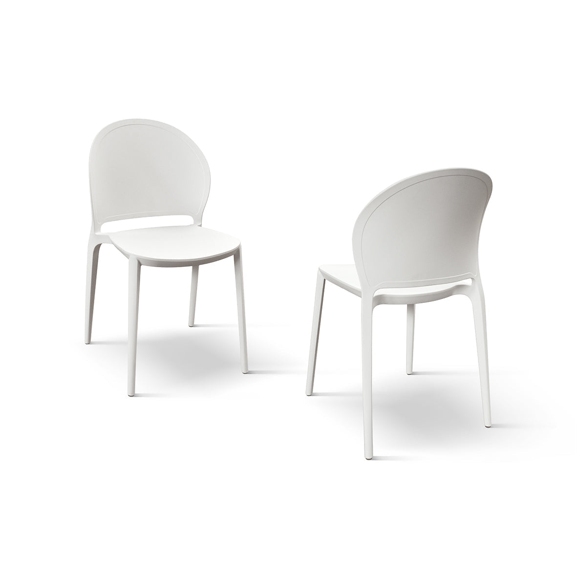 set di 4 sedie marbella in polipropilene bianco, dettaglio della finitura in metallo, plastica o legno trattato